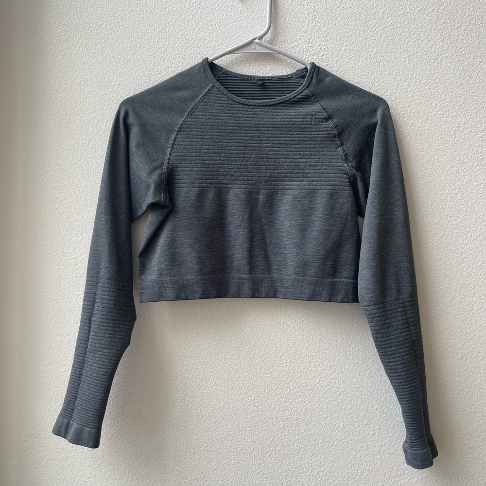 alphalete crop top